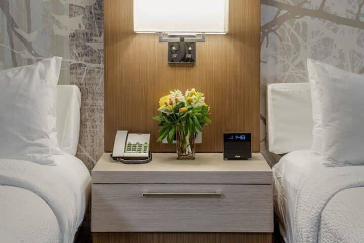 Room 6 of 32