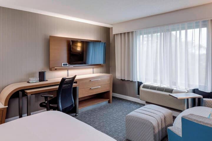Room 12 of 32