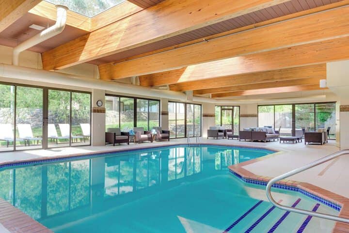 Pool 21 of 32